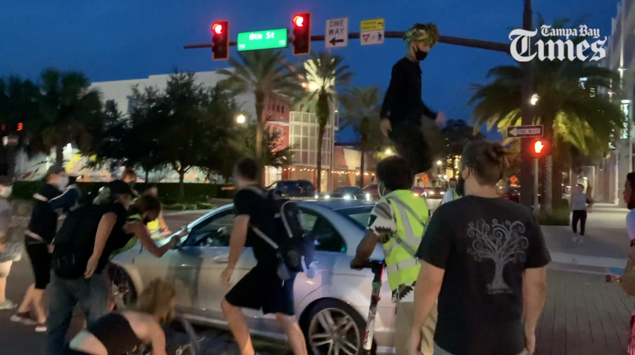 St-Pete-Pier-Protest-Tense-moment-tampa-bay-times-004.png