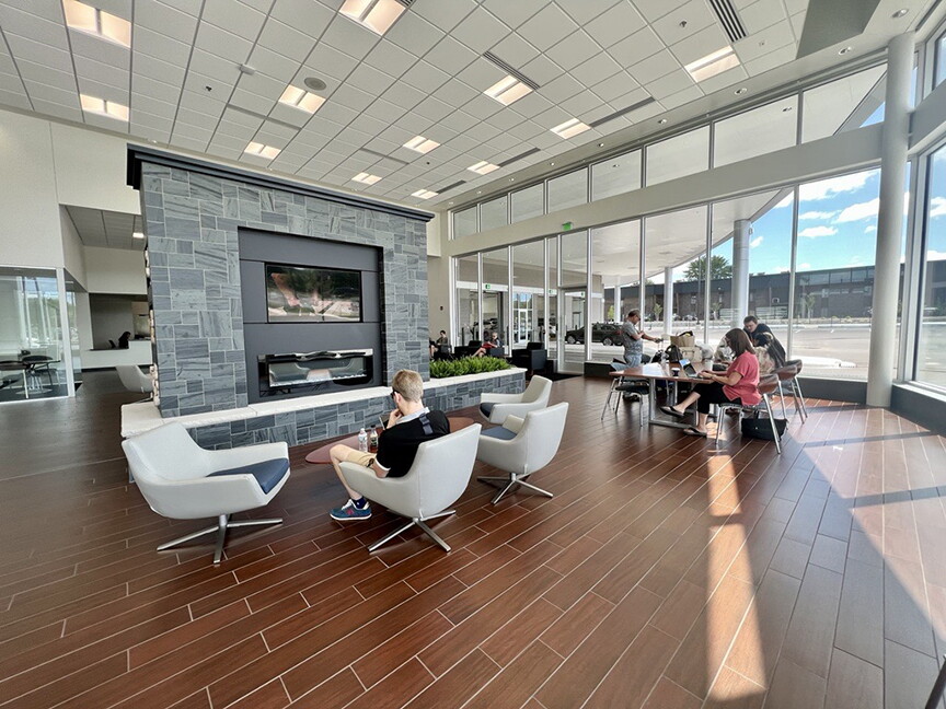 Fox Subaru (6115 - Interior Lounge).jpg