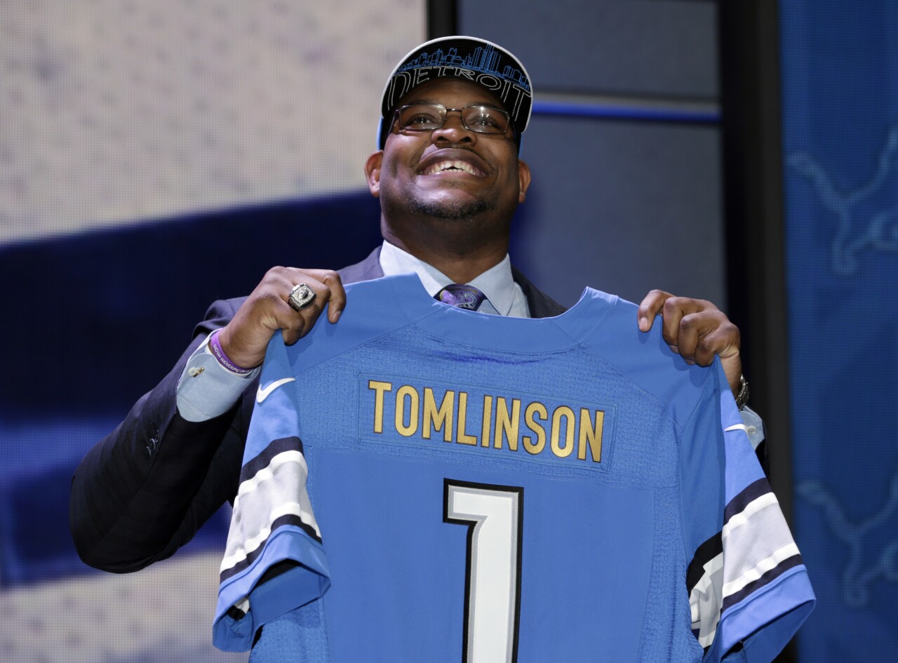 Laken Tomlinson