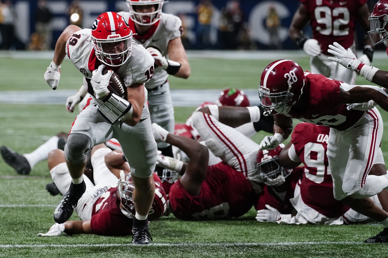 Georgia Bulldogs tight end Brock Bowers runs for TD in 2021 SEC Championship game