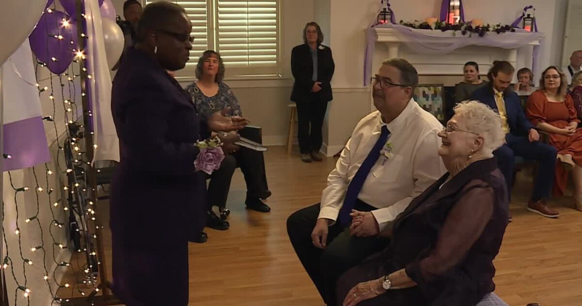 Wedding at Virginia assisted living home shows 'it's never too late' - Vimarsana News