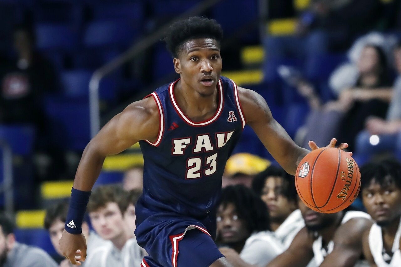 FAU Owls guard Brandon Weatherspoon plays vs. St. Bonaventure in Hall of Fame Classic, Dec. 16, 2023