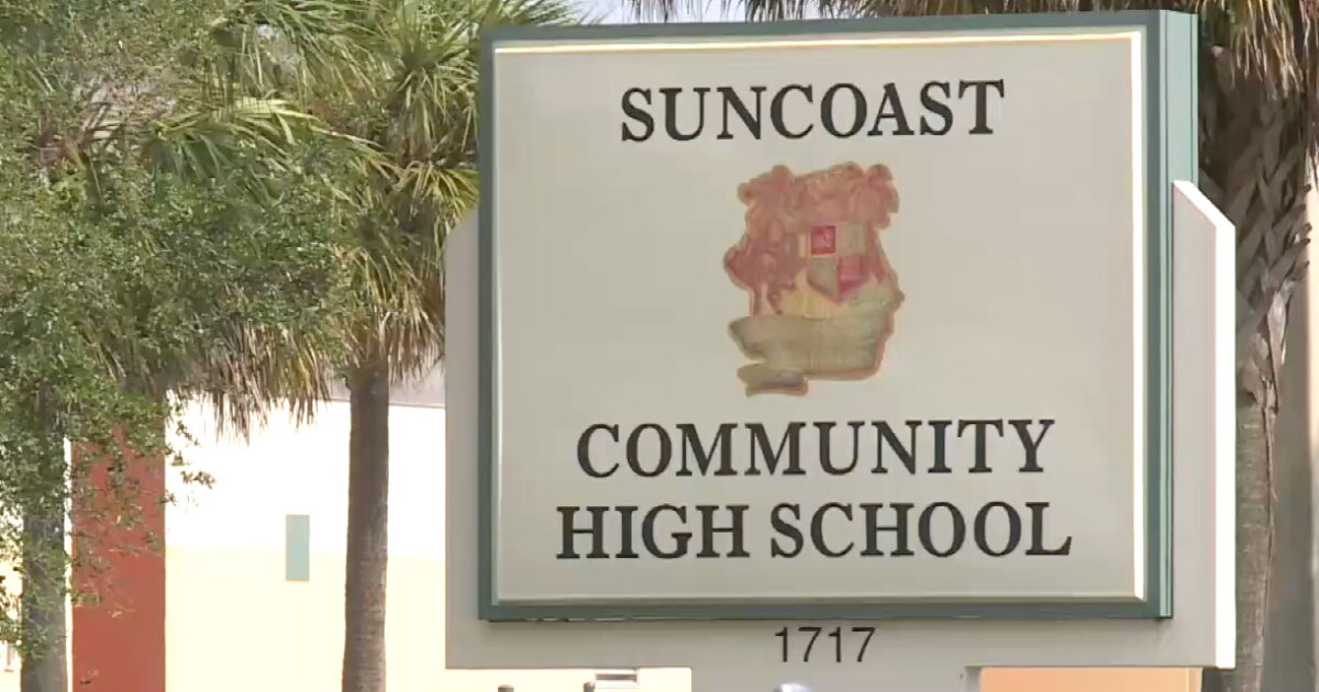 How often were parents updated after shooting at Suncoast HS? - Vimarsana News