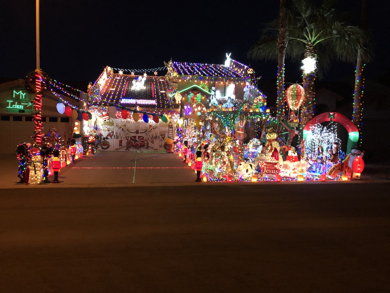 Danny Dingman Christmas house