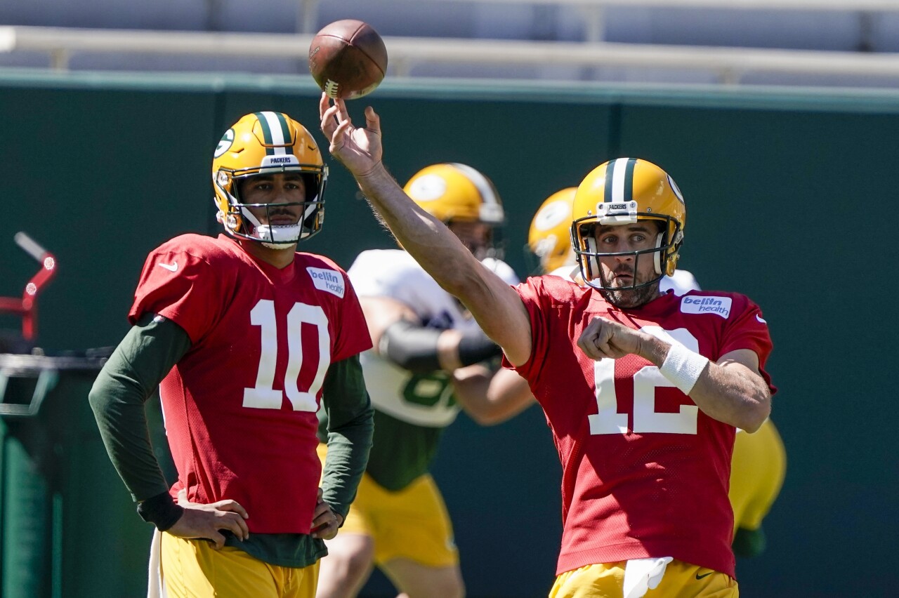 Jordan Love watches Aaron Rodgers throw in training camp, September 2020