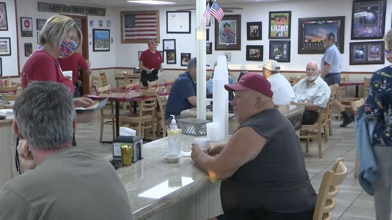 Restaurants open their doors to dinein customers with new rules