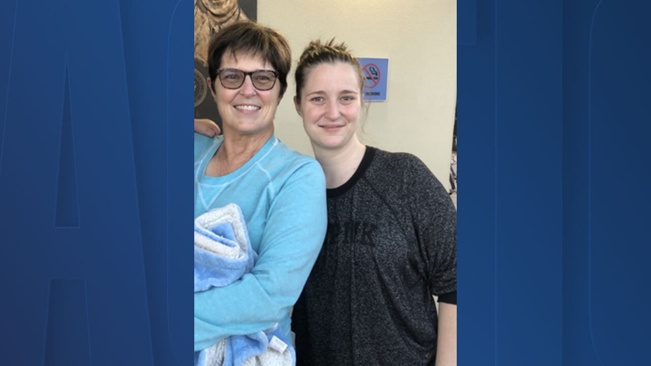 Tracey Nix and Kaila Nix