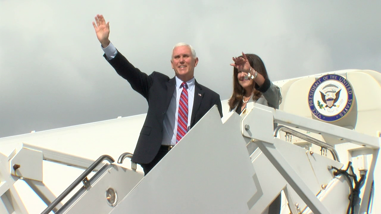 Mike-Pence-Tampa-16h00m35s285.png