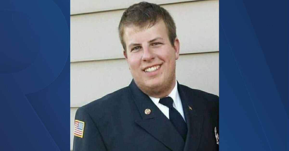 Governor directs flags to halfstaff for fallen Farmland