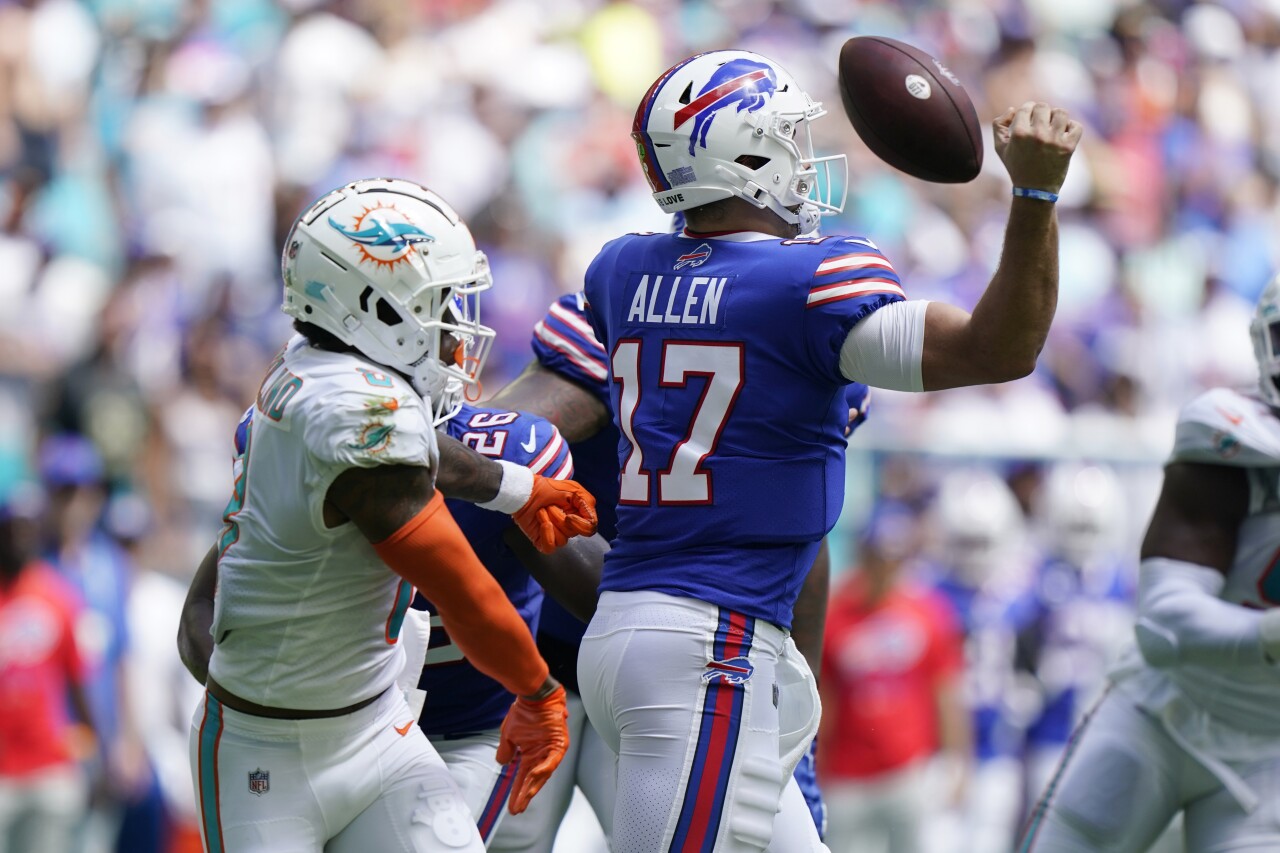 Miami Dolphins safety Jevon Holland sacks Buffalo Bills quarterback Josh Allen, Sept. 25, 2022