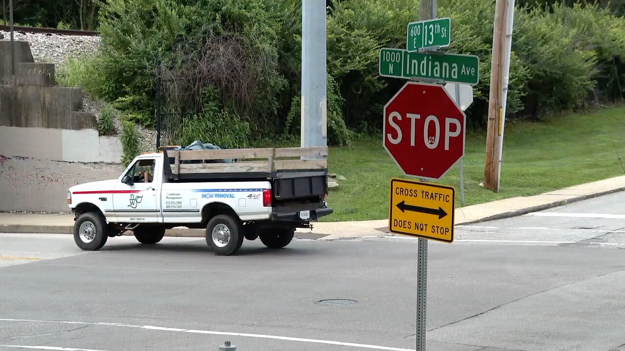 13th street stop signs 6.jpg