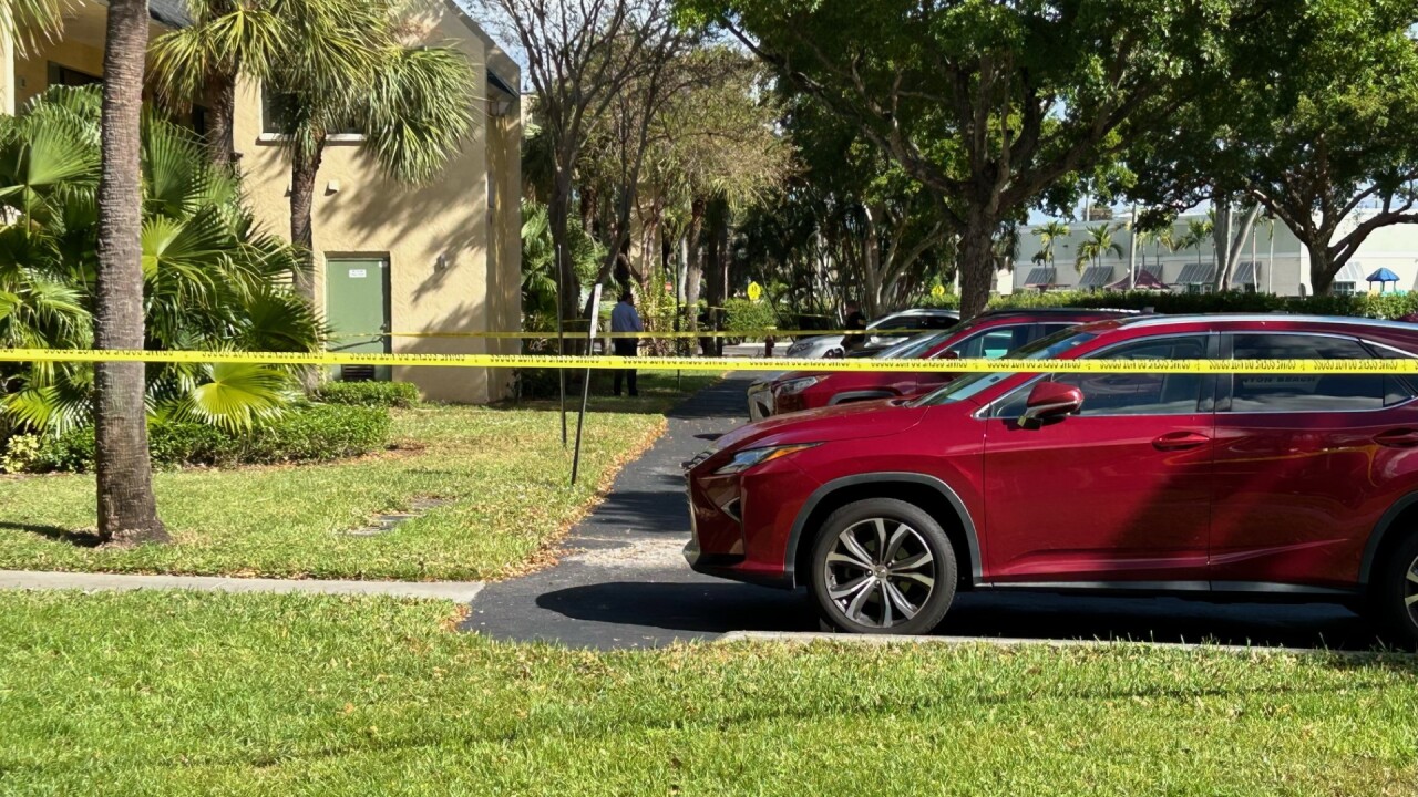 Boynton Beach police respond to an apartment complex in the 600 block of Meadows Circle on Nov. 8, 2023 (1).jpg