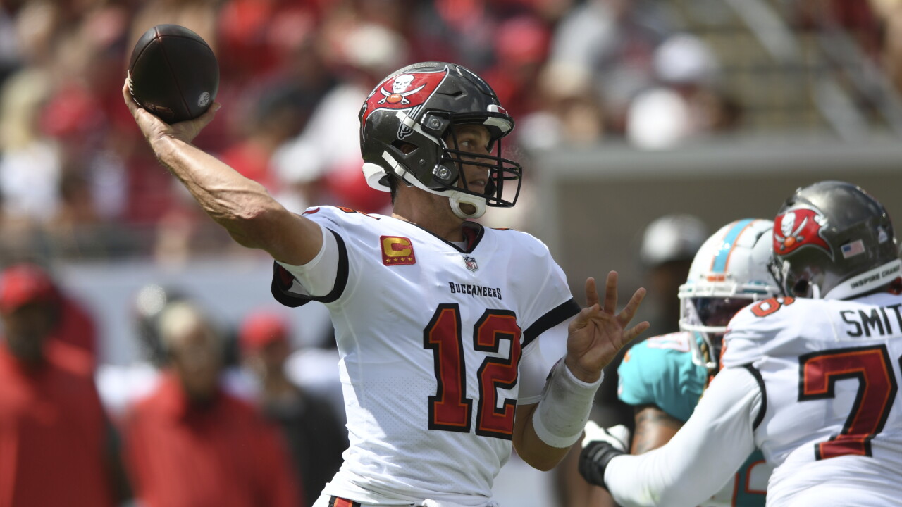 Bucs dolphins 2021