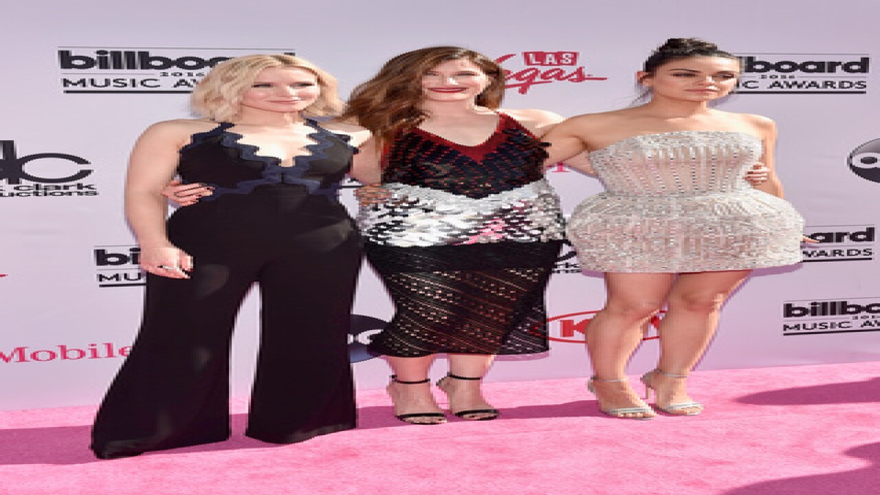 See best, worst looks from BBMA magenta carpet