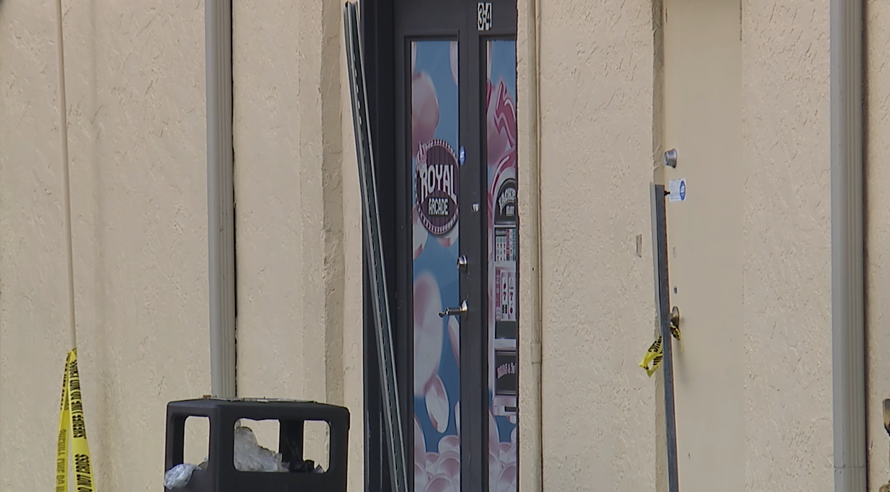 Lee County Deputies investigate Fort Myers arcade
