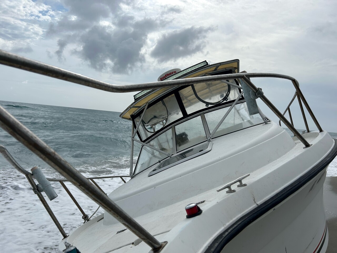 Boat with migrants lands in Coral Cove Park area in Tequesta. March 3, 2024.jpg