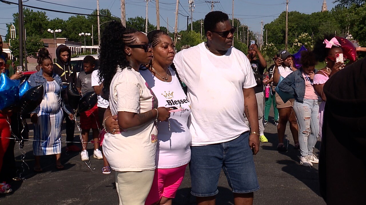 05-24-24 VIGIL FOR VICTIM OF BUCKEYE WOODHILL CRASH.jpg