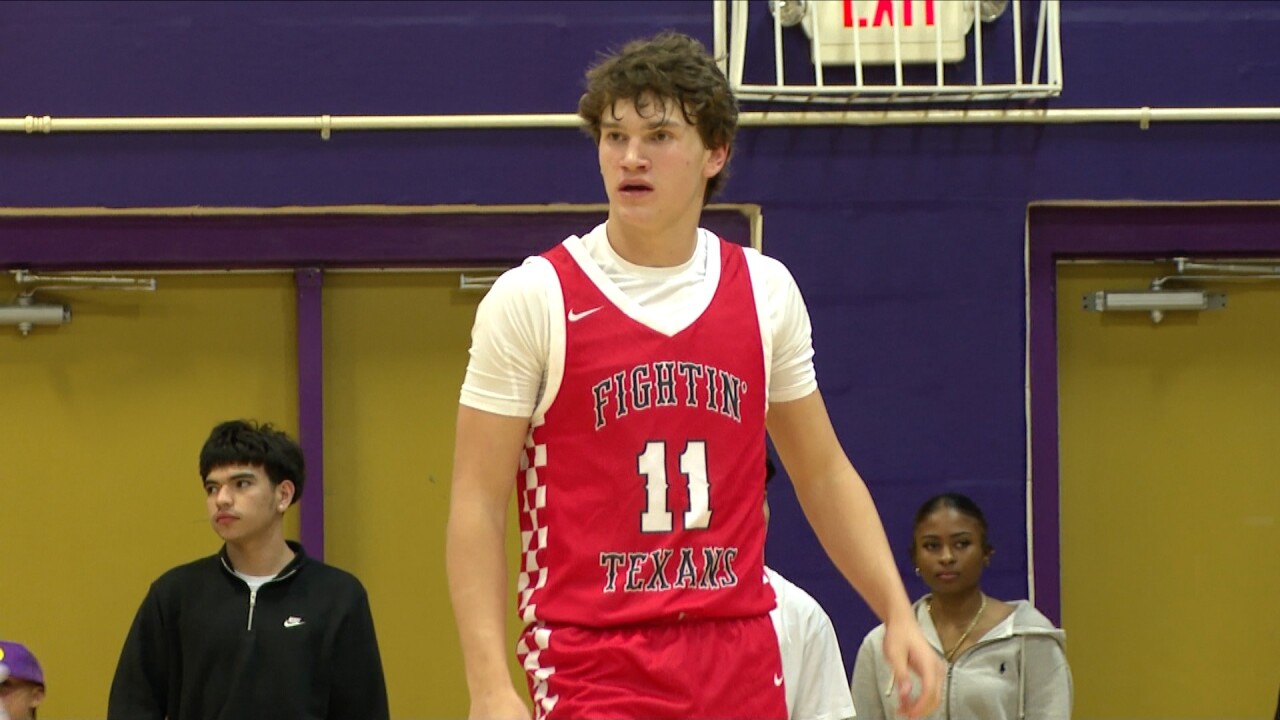 Ray basketball's Tripp Thompson