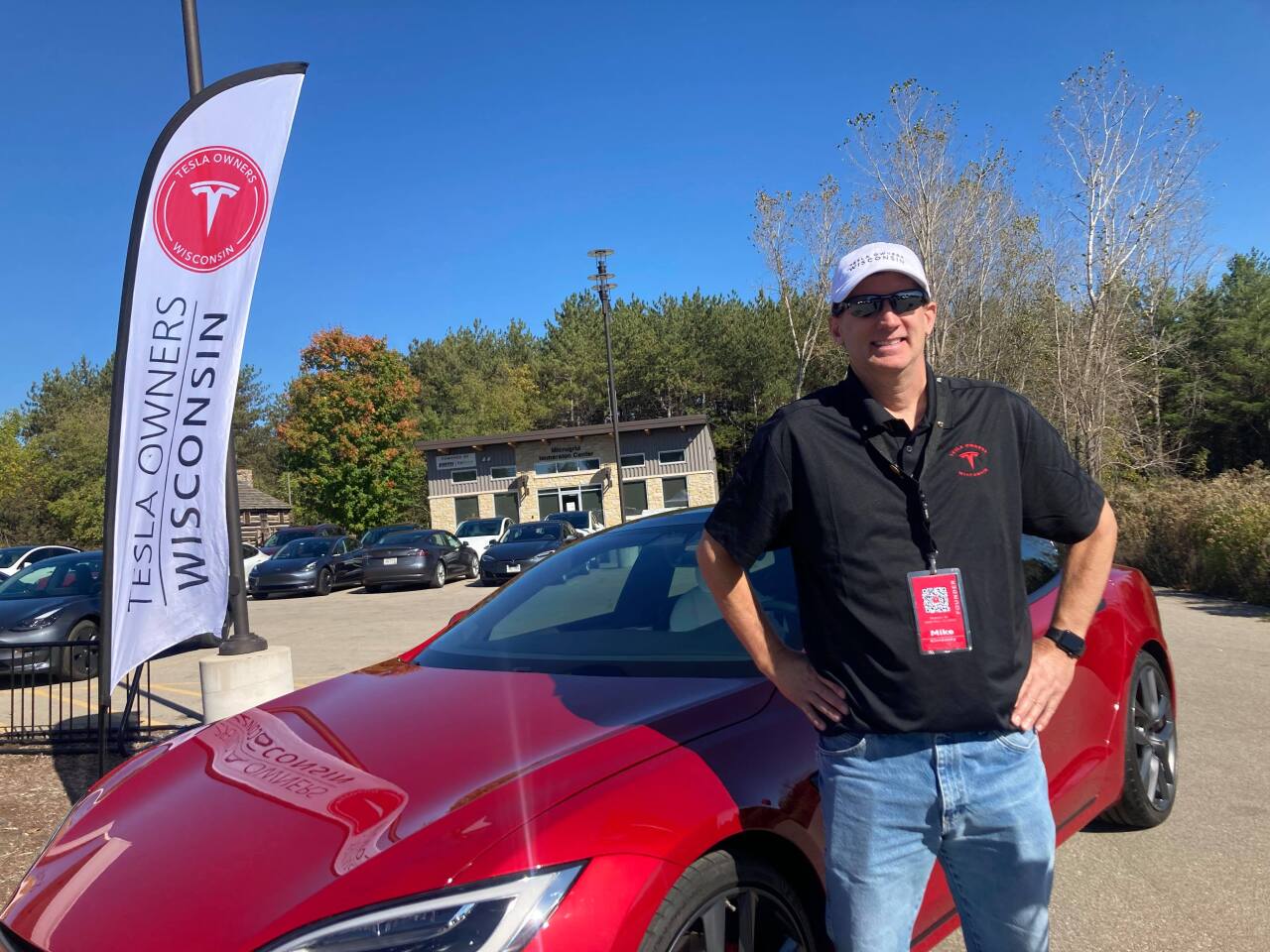 Wisconsin Tesla owners and enthusiasts gather to celebrate company's mission