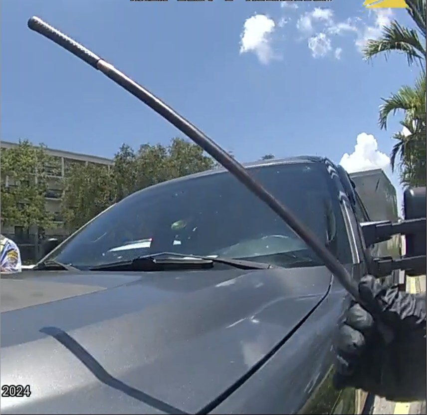 Broken golf club.jpeg