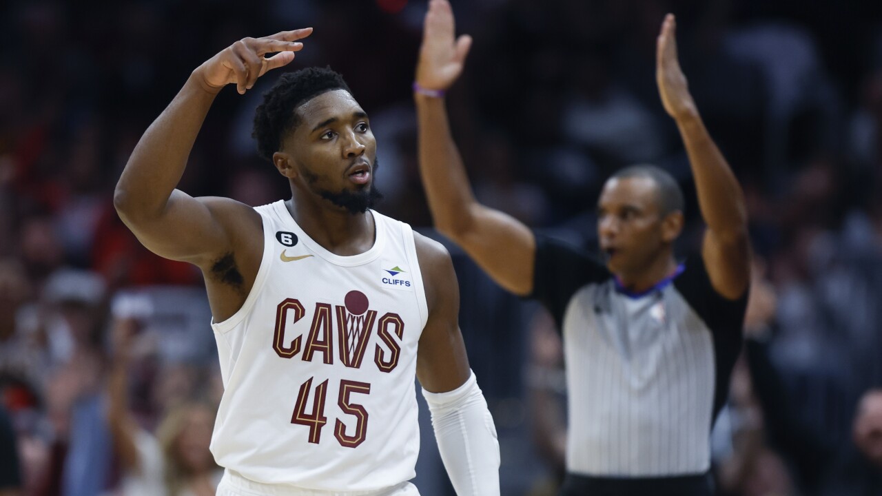 Mitchell breaks Cavs franchise record with 100 points in three games
