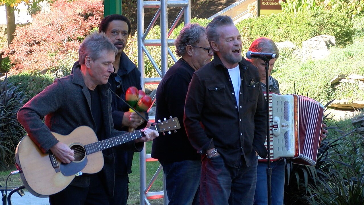 mellencamp statue 2.jpg