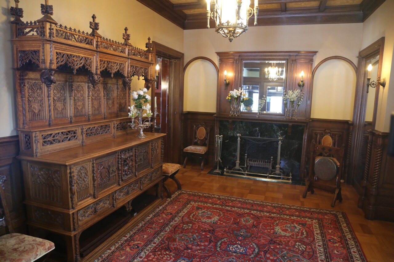 Front entry way of the Samuel Field Mansion