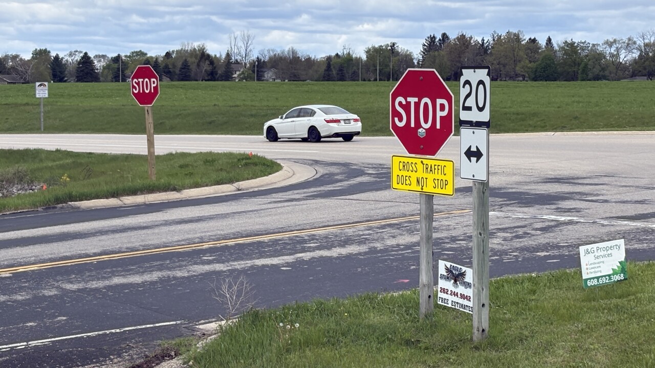 Scene of deadly crash Hwy 20