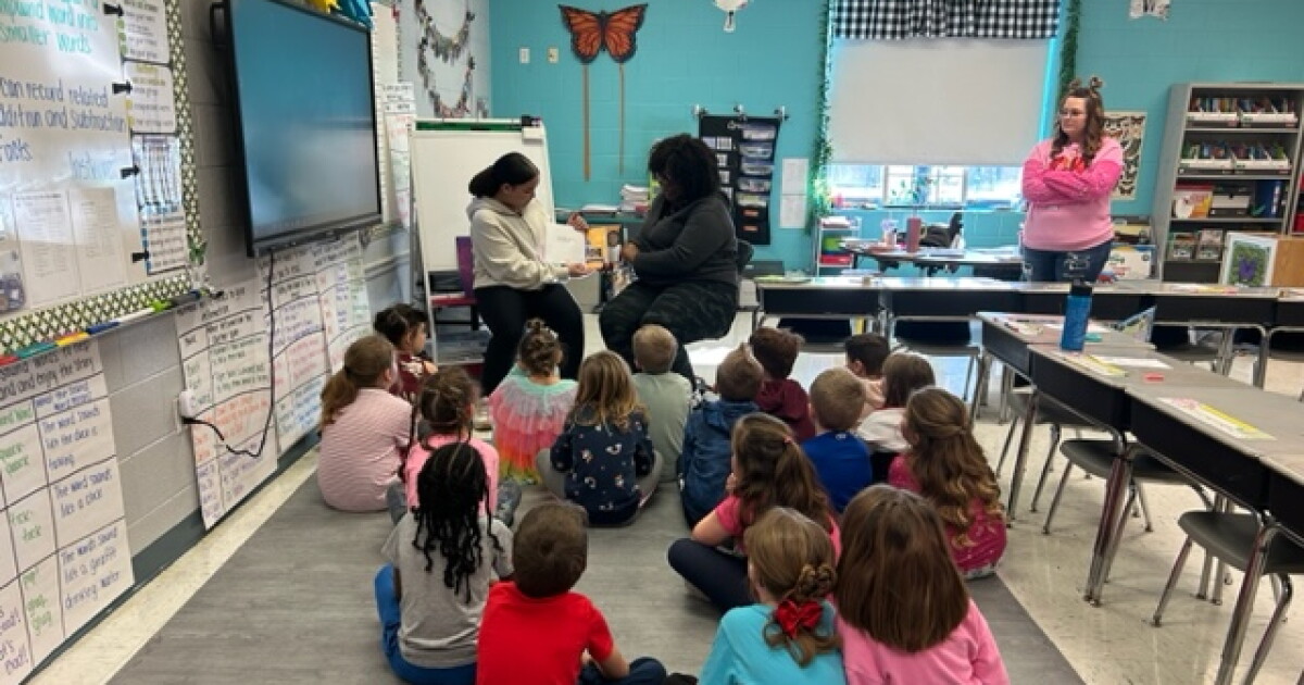 What's Cool at School: Students come to teach history - Vimarsana News