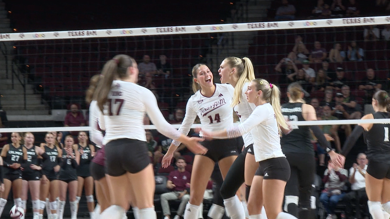 Aggie Volleyball Wins out in Texas A&M Invatational