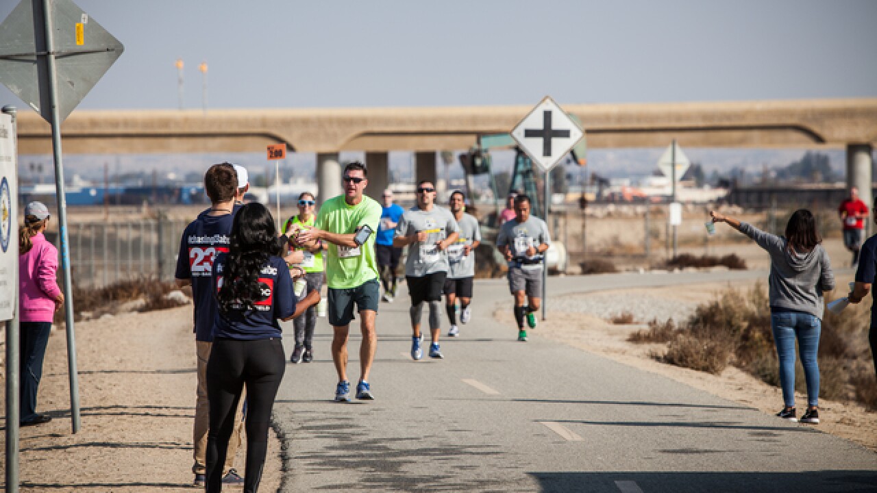 Photos: Bakersfield Marathon Mile 10 and Mile 23
