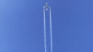 Delta fuel dump at LAX.JPG
