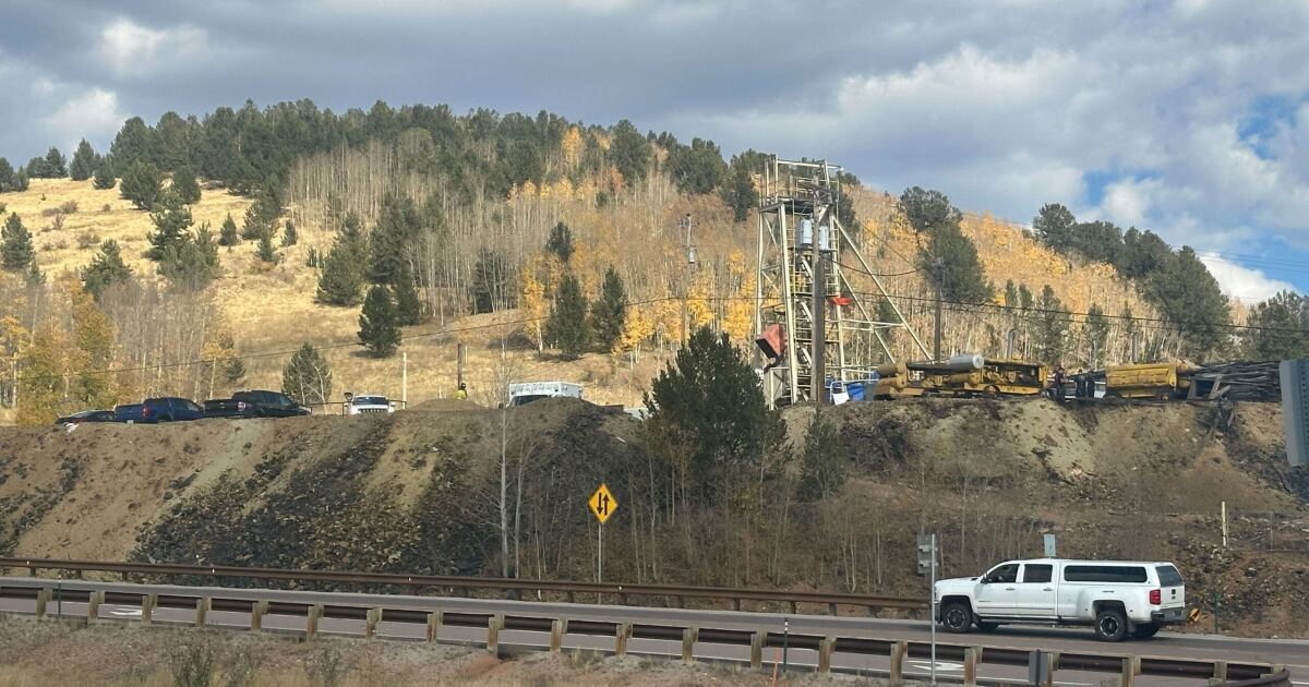One dead, all 23 others rescued after group became trapped in Colorado