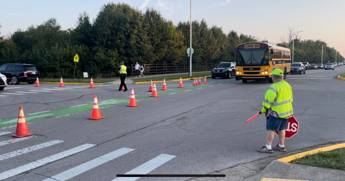 Parents raise concerns over traffic at Lexington school - Vimarsana News