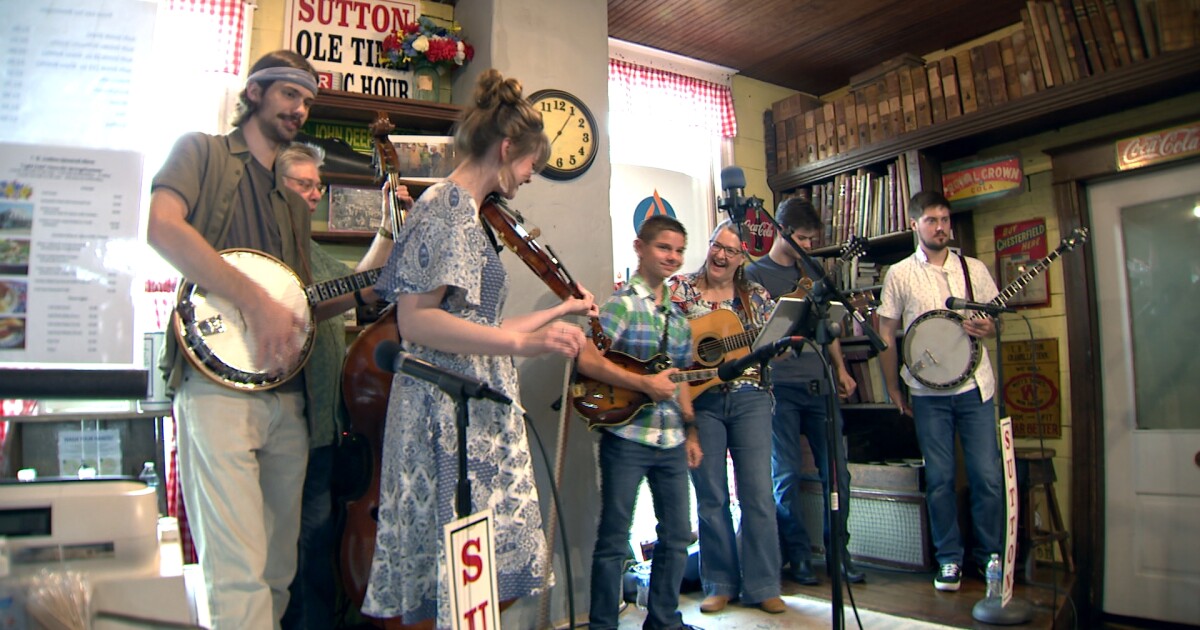 Picking to learn, these kids are carrying on a Tennessee bluegrass tradition