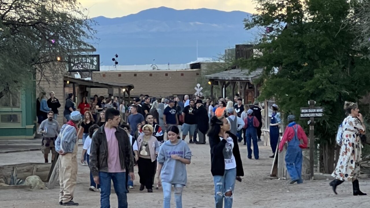 After Record Turnout For Nightfall Old Tucson Preps For Christmas after-record-turnout-for-nightfall-old-tucson-preps-for-christmas
