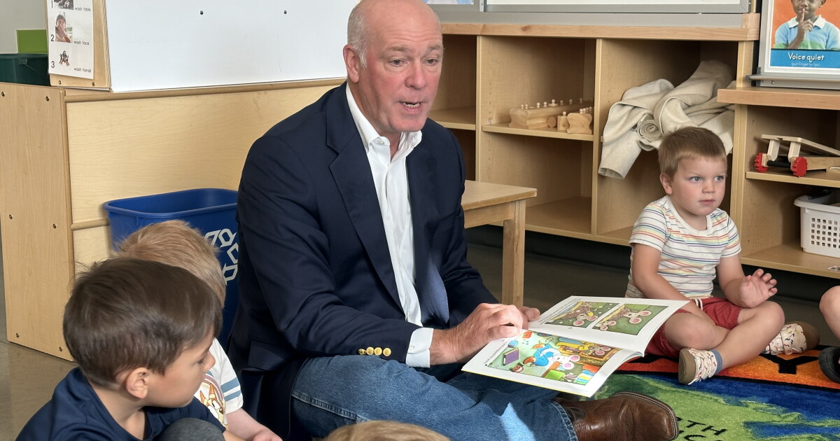 Governor drops by Bryant Elementary to promote early childhood literacy - Vimarsana News