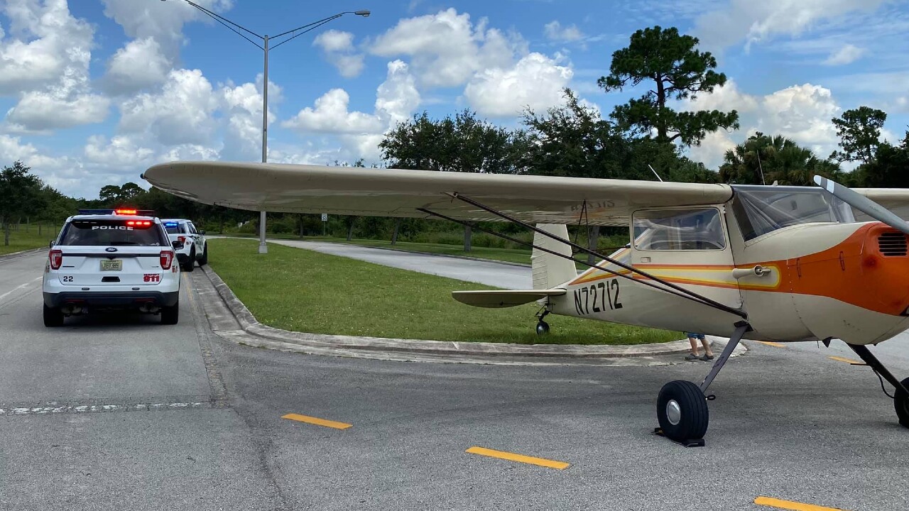 A Cessna 140 makes an emergency landing on Southwest Glades Cut-Off Road in Port St. Lucie on Aug. 2, 2021.jpg