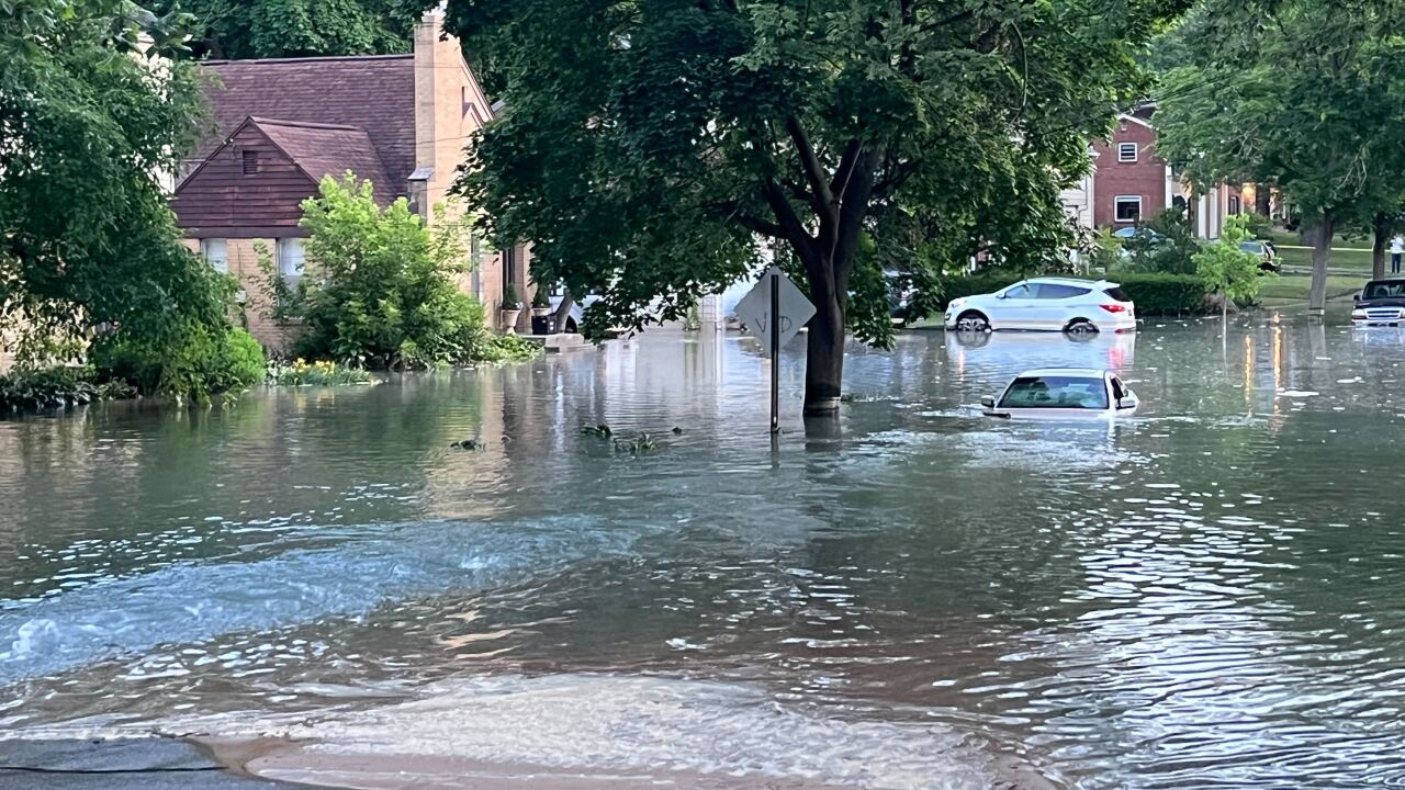 Adams and Philadelphia - Grand Rapids neighborhood flooded by water main break