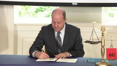 polis signing.png