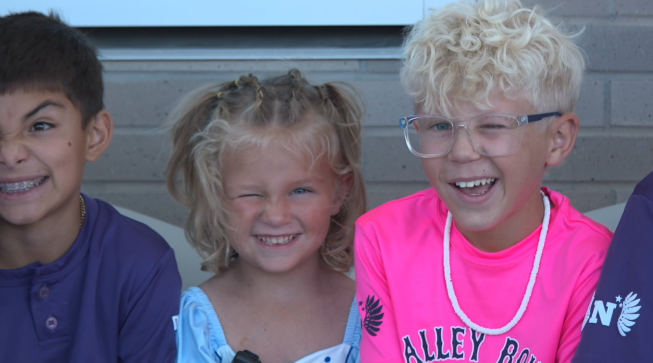 5-year-old rings the bell after her cancer treatment with her ‘Baseball Boys’
