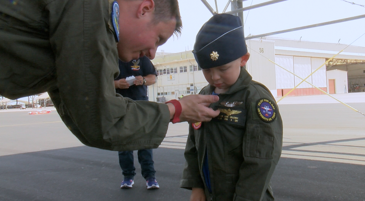 Julian Galloway becomes pilot for a day