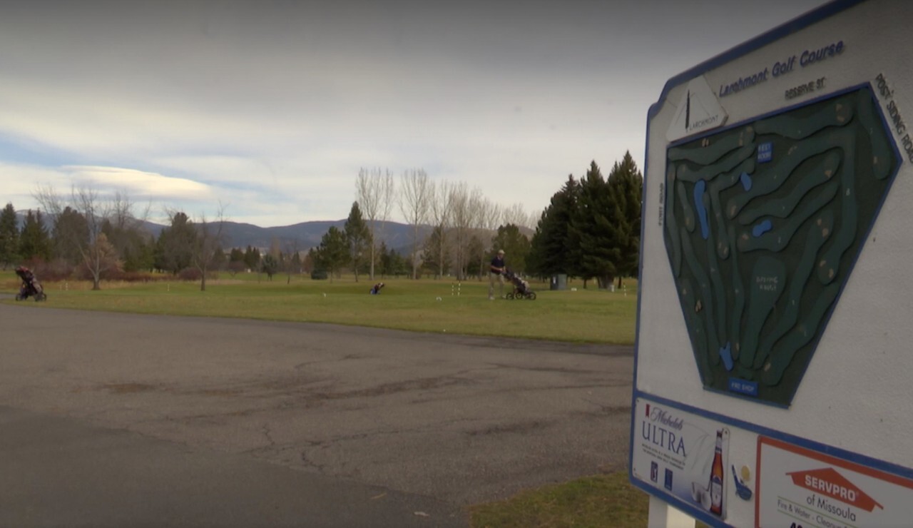 Larchmont Golf Course Sign