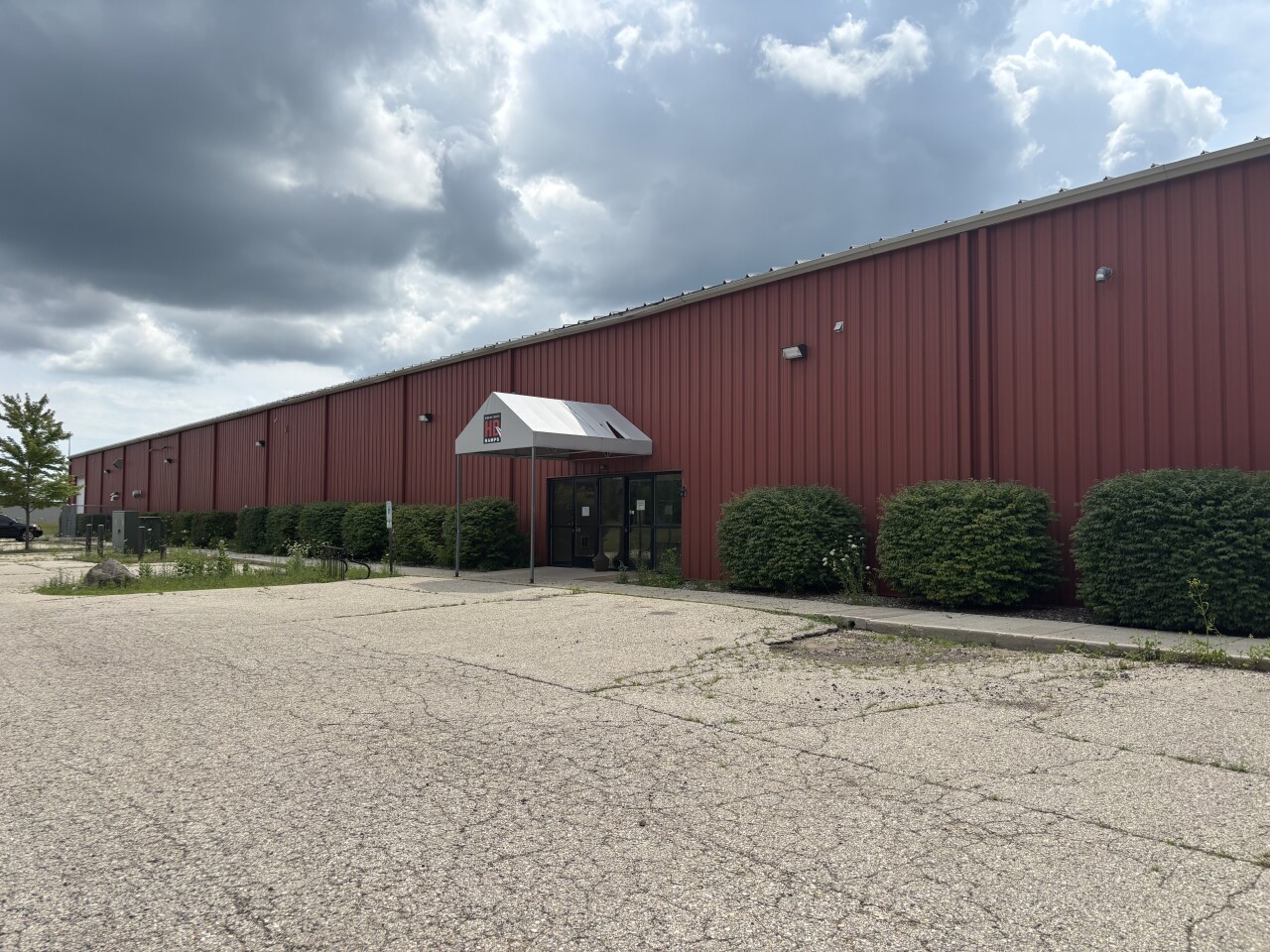 Warehouse near West Bend could become gaming and event center in Town of Barton