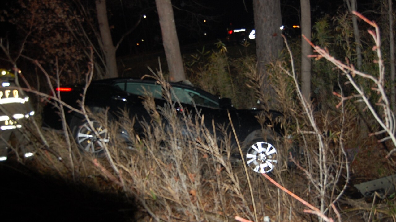 State police investigating fatal single vehicle crash in Portsmouth