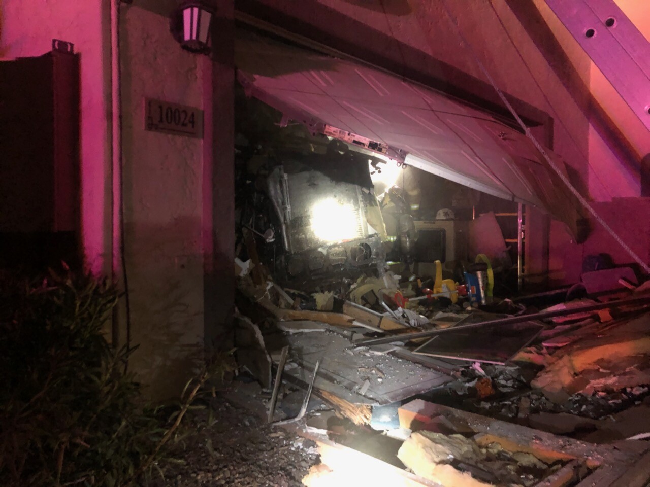 Mesa semi-truck into home