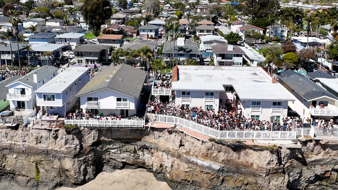 24-27 Deltopia Balcony View .jpg