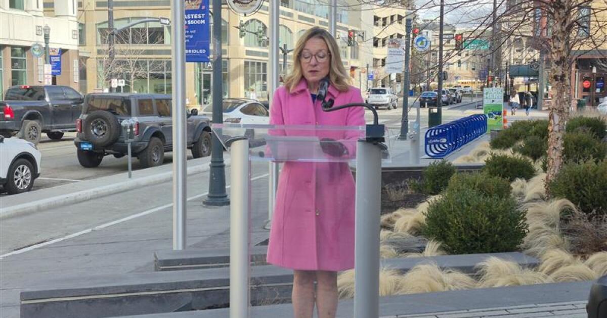 Boise mayor speaks on flag bill that would outlaw City Hall pride flag