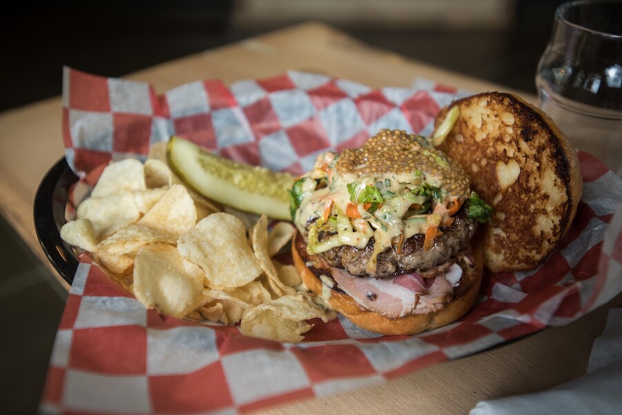 060116Top9Burgers05_1467326334743_41501378_ver1.0.jpg