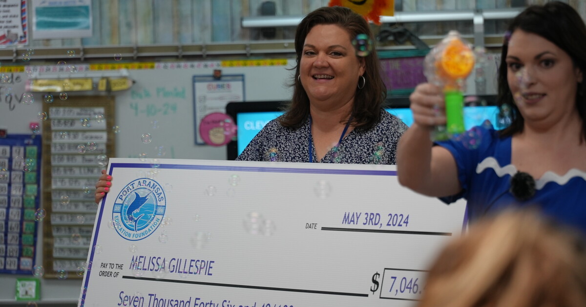 $320,000 in grants donated to Port Aransas teachers - Vimarsana News